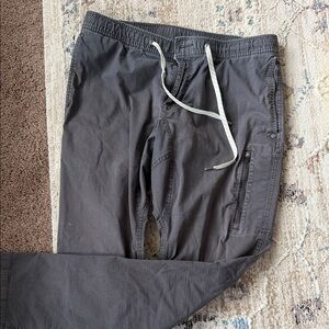 Vuori Men's Charcoal Cargo Pants